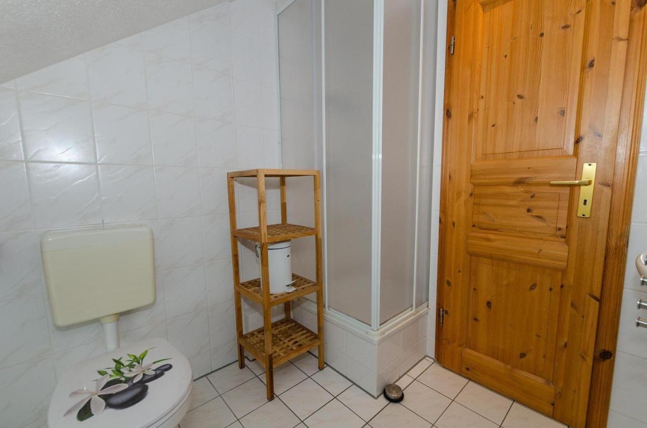 3-R-Ferienwohnung-Fuer-3-Personen-In-Schaprode-Auf-Ruegen-Zi4 Exterior photo